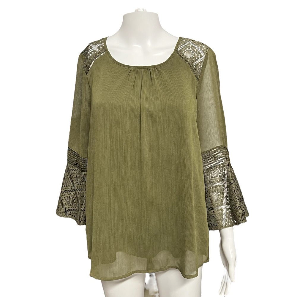 B. Design - Women’s Lace Bell Sleeve Oversized Blouse Sz. MD/LG